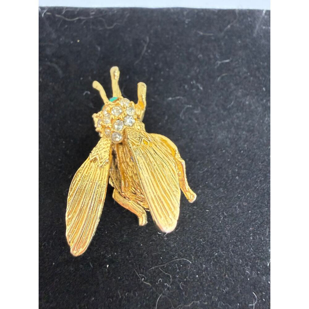 VINTAGE Fly Brooch Gold Tone Rhinestones Green Eyes Movable Wings Insect Jewelry - Picture 9 of 13